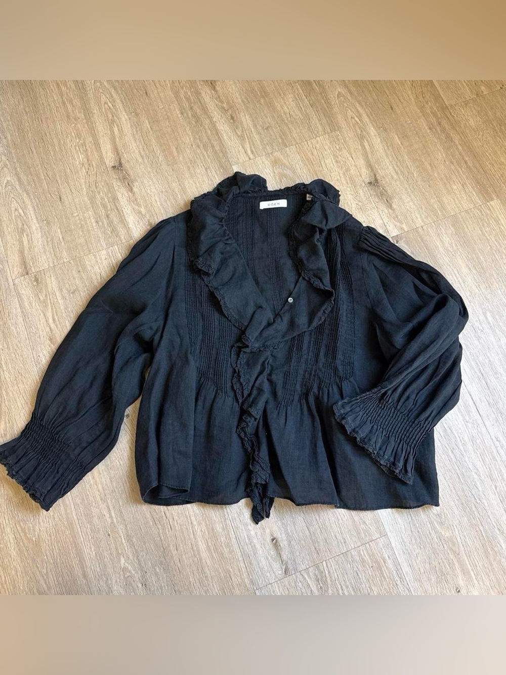 Doen River Black Ruffle V-Neck Long Sleeve Blouse Small